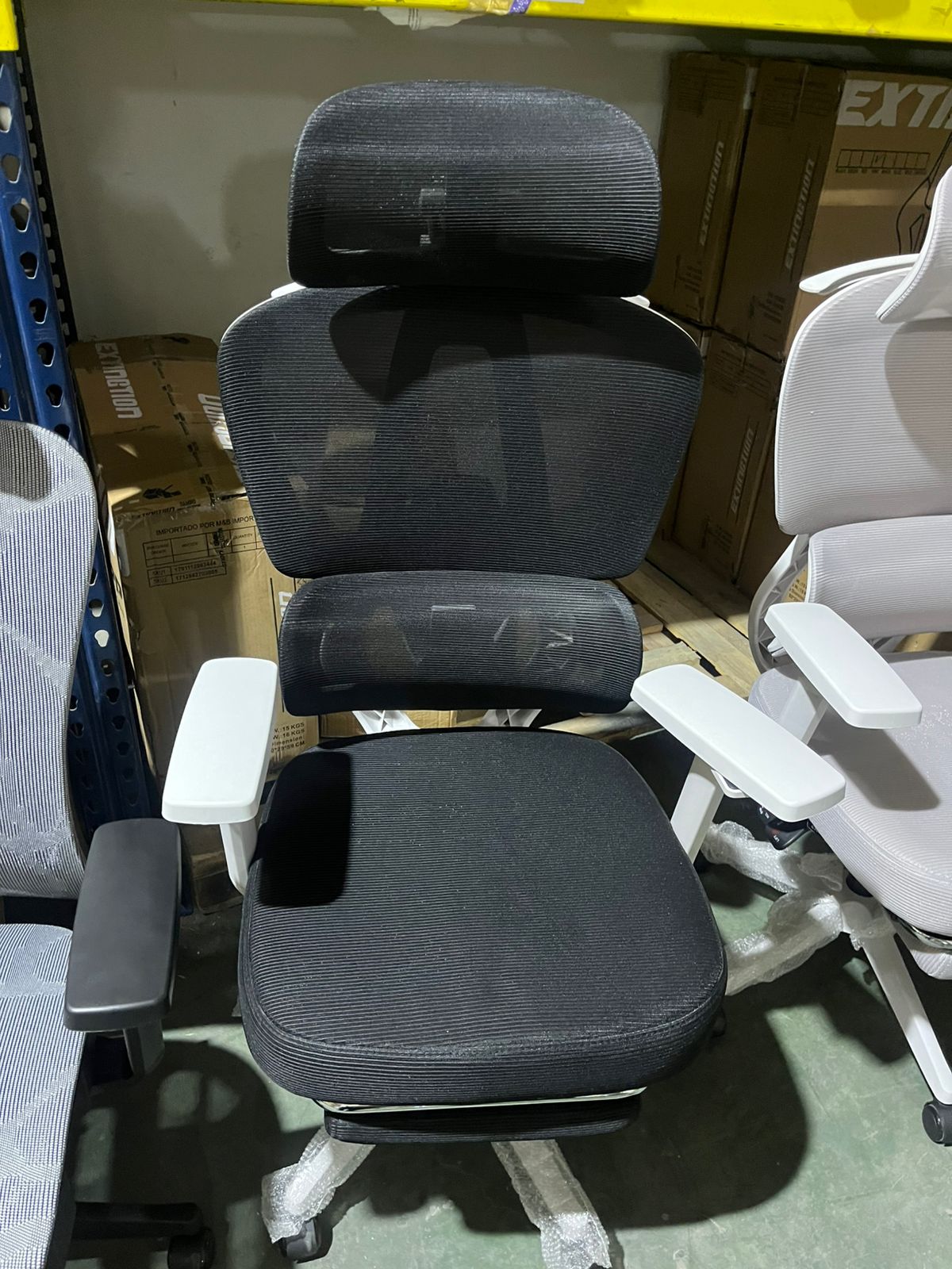 SILLA DE OFICINA BORK-DW862 ESTR. BLANCA, MALLA NEGRA C/APOYAPIES